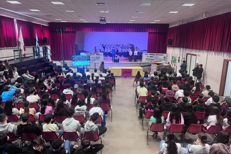 Lotta alla mafia: Daniela Marcone ospite della Scuola secondaria di I grado “Pasquale Cafaro”
