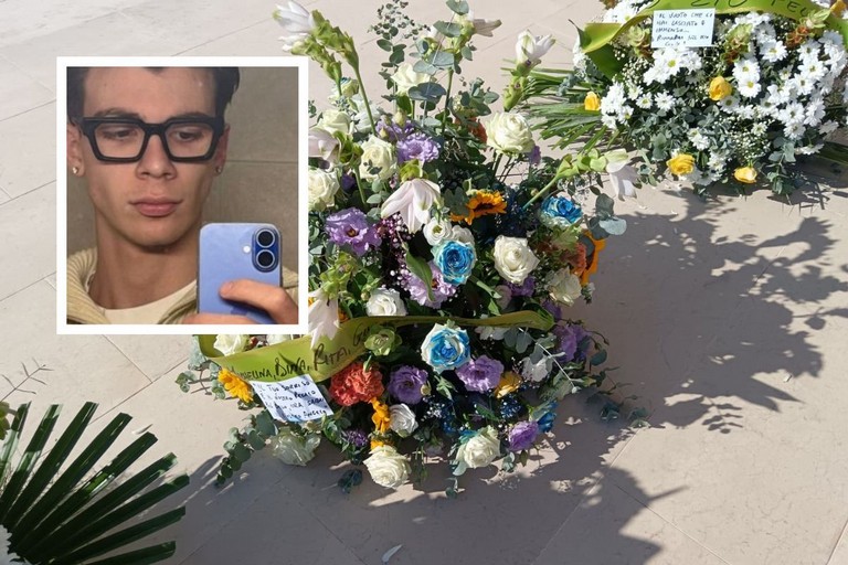 Fiori per il funerale di Nicola Casucci