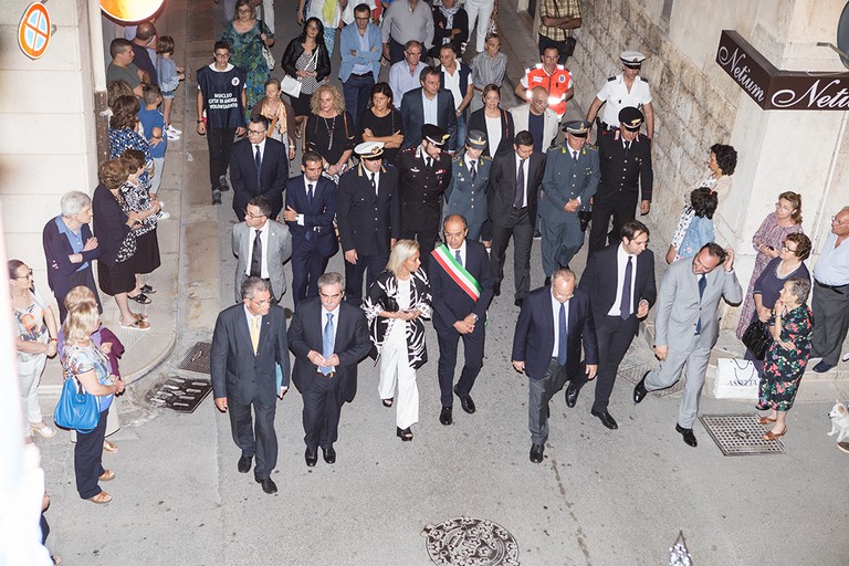 La Civica Amministrazione alla processione dei Santi Patroni. <span>Foto Riccardo Di Pietro</span>
