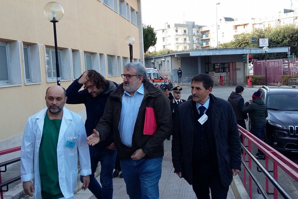 Michele Emiliano visita gli ospedali del barese