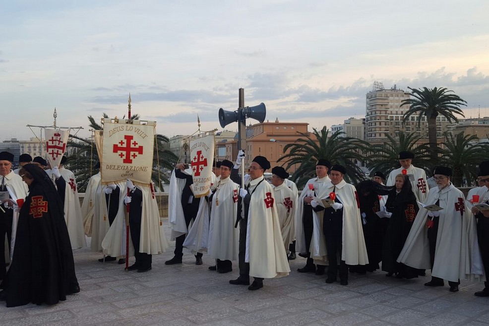 via Crucis a Bari dell'O.E.S.S.G.