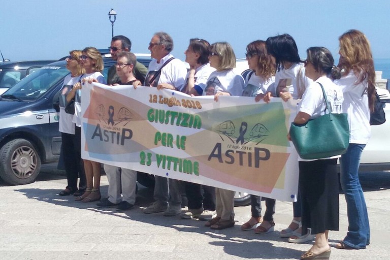 manifestazione parenti vittime del 12 luglio