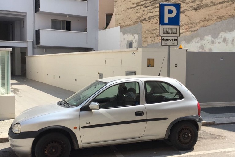 stalli occupati da autovetture