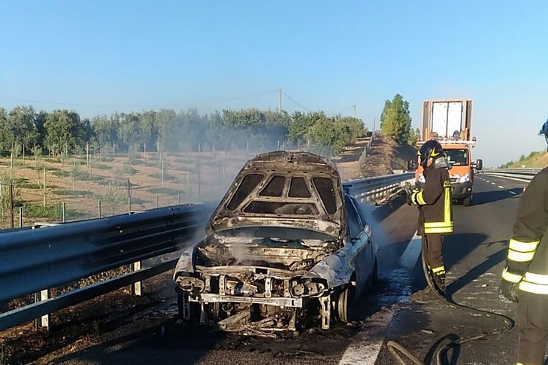 incendio autovettura