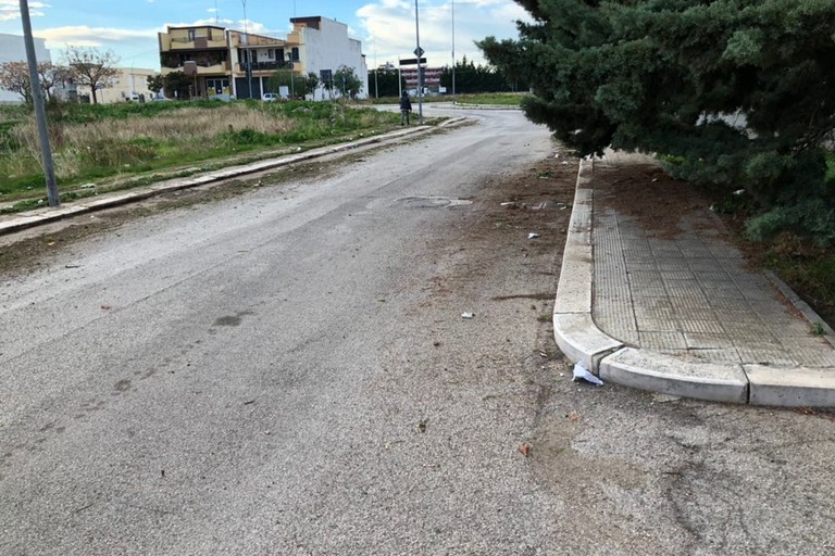 Zona PIP: tagliano l'erba ma non provvedono a pulire