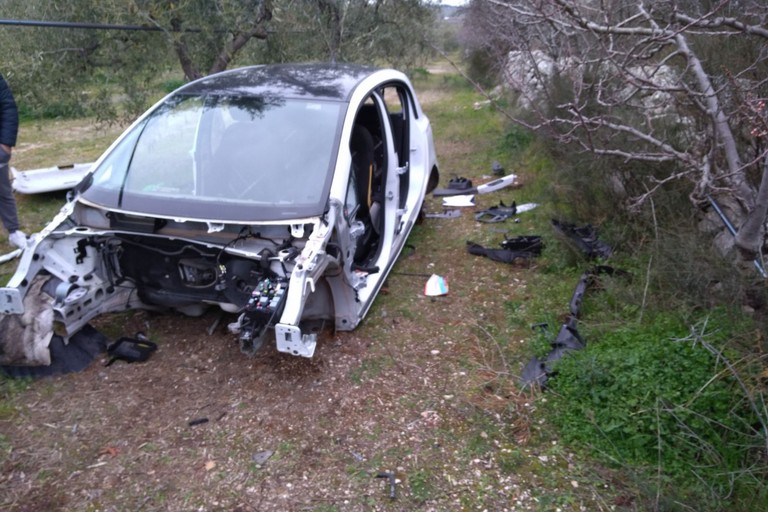 auto rubata scoperta in contrada Posta di mezzo