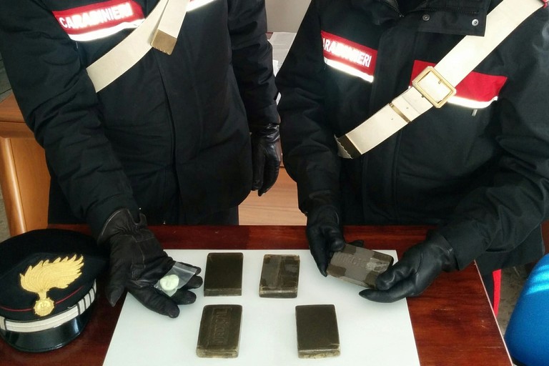 droga sequestrata dai Carabinieri