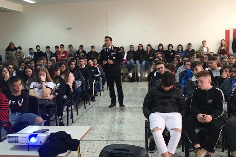 Gli studenti dell'IPSIA “Archimede” incontrano il Comandante Aiello