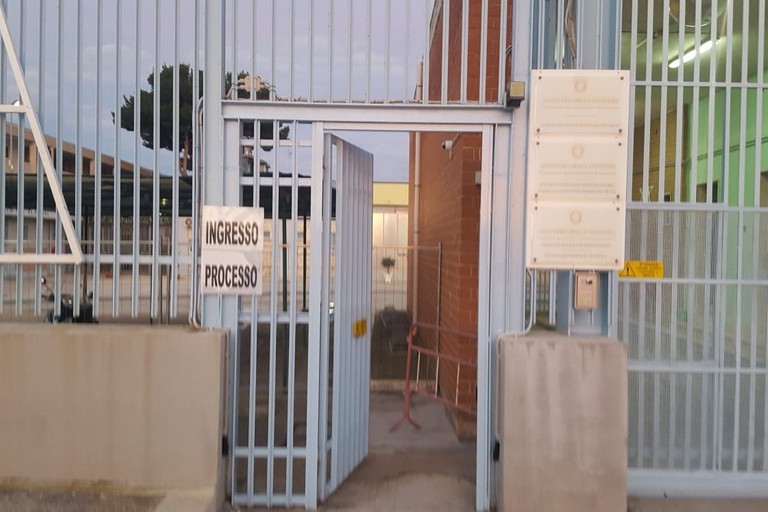 Ingresso aula bunker carcere di Trani
