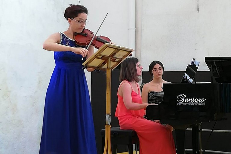 Sabina Sellitri al pianoforte e Cecilia Rossi al violino