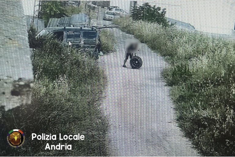 Sporcaccione beccato dalla Polizia locale