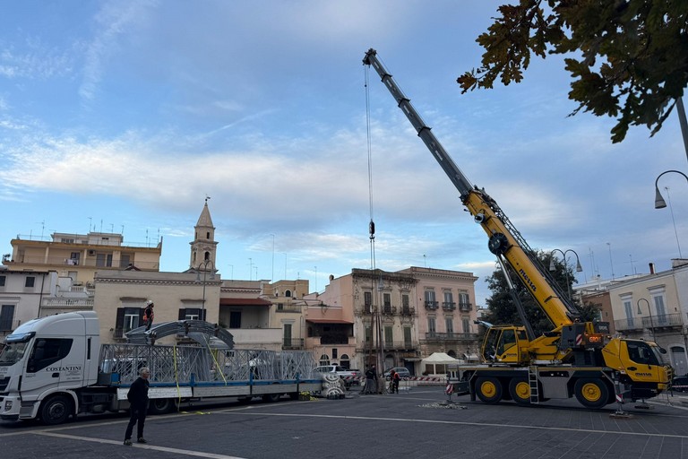 Arriva il Natale ad Andria ed ecco i primi scatti dell'allestimento in piazza