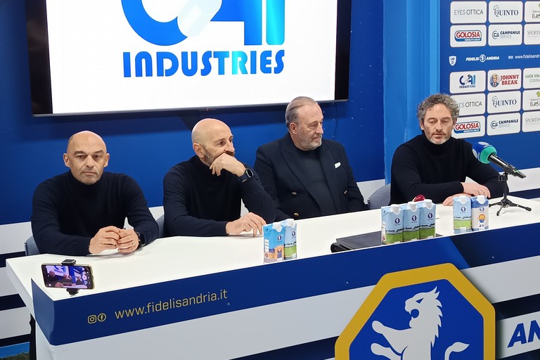 Presentazione di mister Catalano. <span>Foto Antonio D'Oria</span>