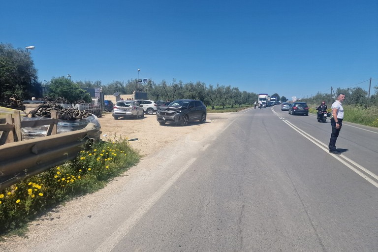 Tamponamento nel giorno della Prima Comunione, quattro feriti lievi sulla tangenziale