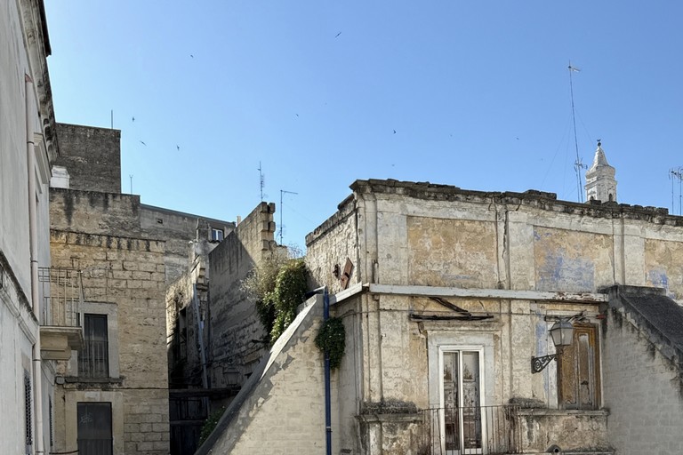 Palazzina semi crollata in vicolo Giannotti ad Andria
