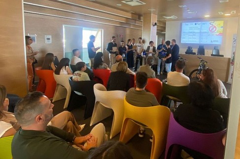 due studentesse del Colasanto di Andria, premiate in Regione