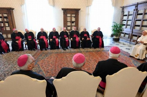 I vescovi della Puglia in visita ad Limina. <span>Foto da Vatican News</span>