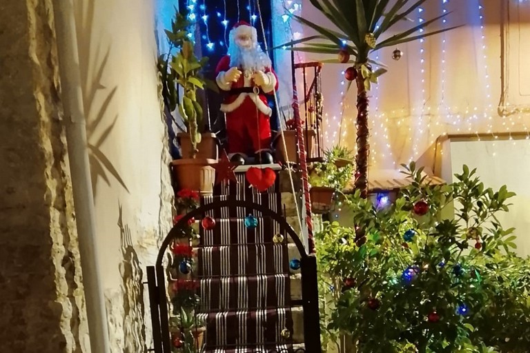 Tanti colori e luci per il Santo Natale al 3° vicolo Casalino