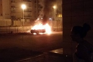 Incendio Fiat Punto via Olanda