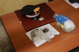 Sequestri dei Carabinieri, droga e pistola