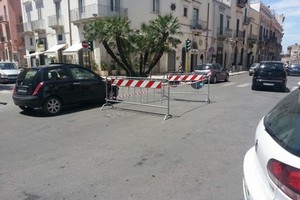 Avvallamento in via Bovio: zona transennata in attesa dei tecnici AqP