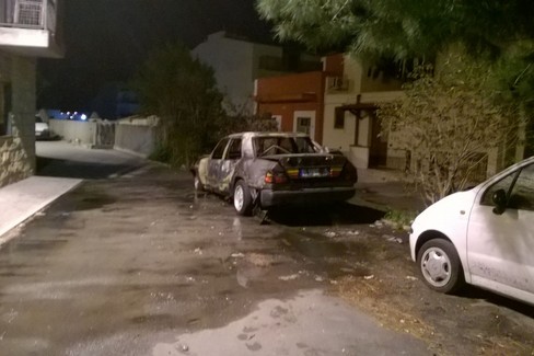 auto fiamme viale virgilio