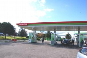 Confisca carburanti stazione di servizio carabinieti