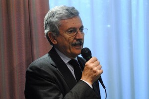 D'Alema ad Andria: «Cuperlo unico a candidarsi come vero Segretario di questo partito»