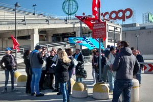 Protesta Coop Estense Barletta