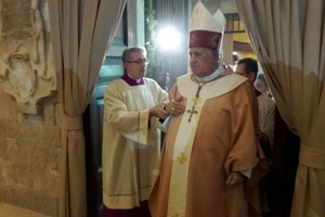 Un fiume di fedeli per l'apertura del Giubileo della Misericordia