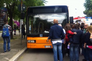 Incidente Bus-bici su viale Gramsci, codice giallo per un 20enne