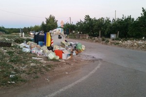 Via Vecchia Spinazzola, una discarica a cielo aperto