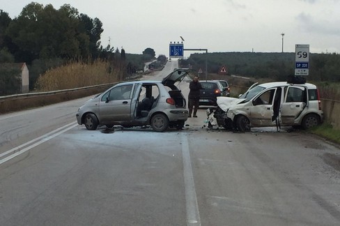 Scontro tra auto sulla SP 231: due andriesi feriti lievemente