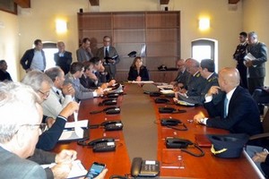 Prefetto Minerva nella sala di protezione civile