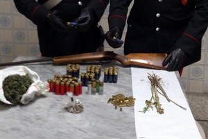 Sequestro dei Carabinieri di  un fucile e droga