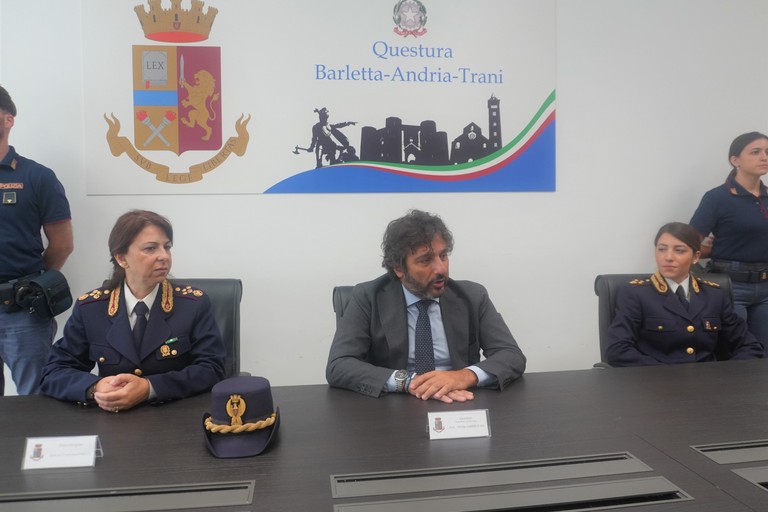 Promozioni e nuovi arrivi alla Questura di Andria
