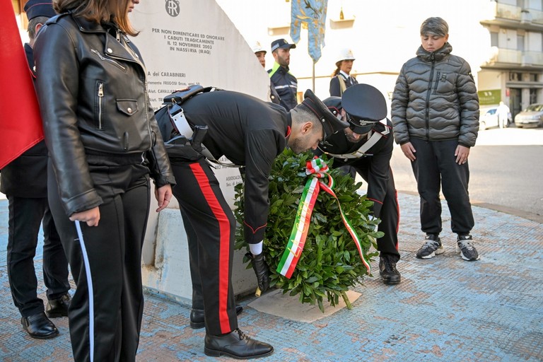 Corona d'alloro per i martiri di Nassiriya. <span>Foto PH Gianluca Albore</span>