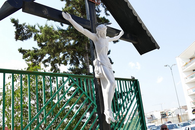 Riconsegnato alla città il  Cristo deturpato. <span>Foto Riccardo Di Pietro</span>