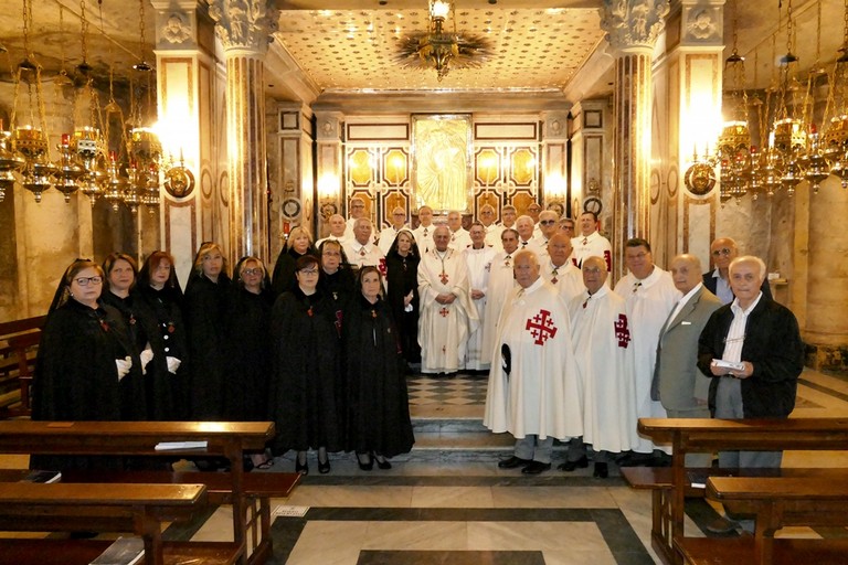 Basilica di Santa Maria dei Miracoli - celebrazione Eucaristica del Vescovo S.E. Mons. Luigi Mansi a conclusione anno sociale  dei Cavalieri dell’O.E.S.S.G.. <span>Foto Riccardo Di Pietro</span>