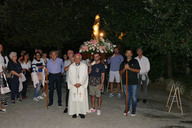 Alle pendici del Castel del Monte nella Chiesa di San Luigi grande partecipazione per la festa di Santa Maria del Monte. <span>Foto Riccardo Di Pietro</span>