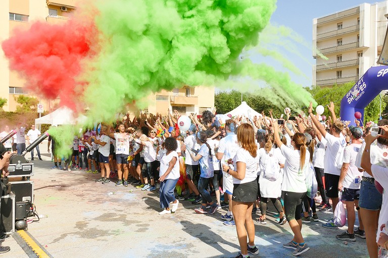 Grande partecipazione e tanto divertimento alla prima edizione della “Tricolor Run”. <span>Foto Riccardo Di Pietro</span>