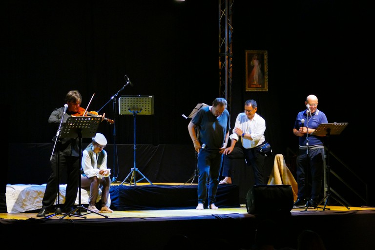 Uno spettacolo, commovente de  “Il vecchio e il mare”. <span>Foto Riccardo Di Pietro</span>