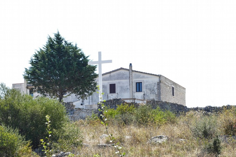 Bitumazione  della strada per San Vittore. <span>Foto Riccardo Di Pietro</span>