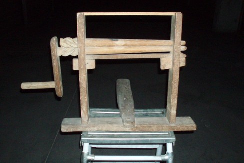 antico macchinario per la lavorazione tessile