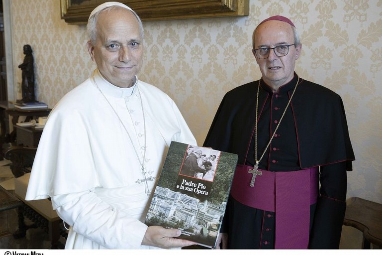 Il Vescovo Franco Moscone con Papa Leone XIV