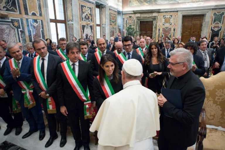 Sindaci Anci in udienza da Papa Francesco. <span>Foto (Foto L'Osservatore Romano (www.photo.va) / SIR</span>