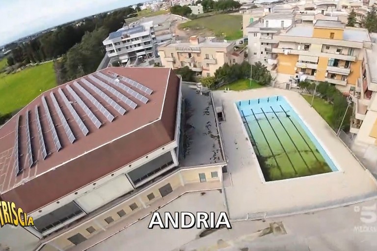La piscina comunale di Andria su Striscia la Notizia