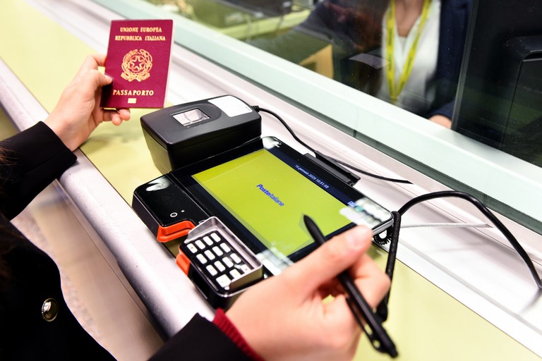Rilascio dei passaporti con Poste Italiane