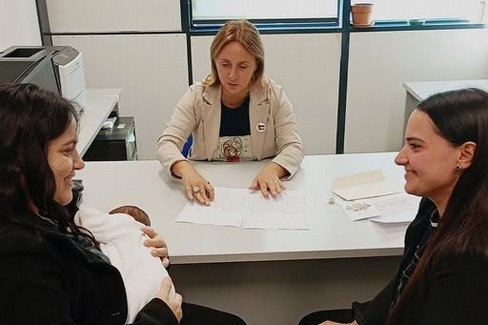 atto di nascita di un bambino, figlio di coppia omogenitoriale