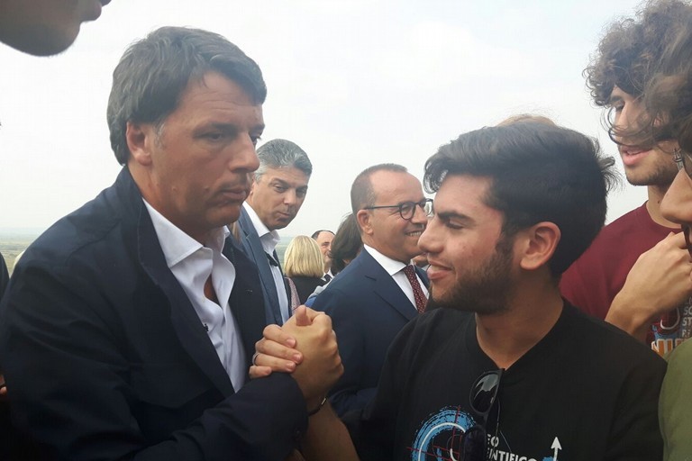 Matteo Renzi incontra i ragazzi dello scientifico di Andria